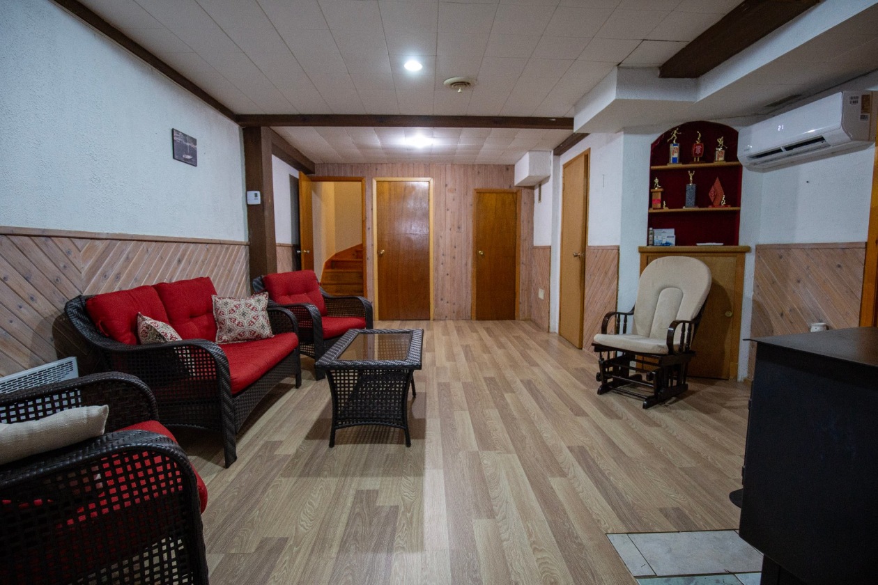 Salle familiale — 130 Rue Pierre-Bouliane, La Malbaie