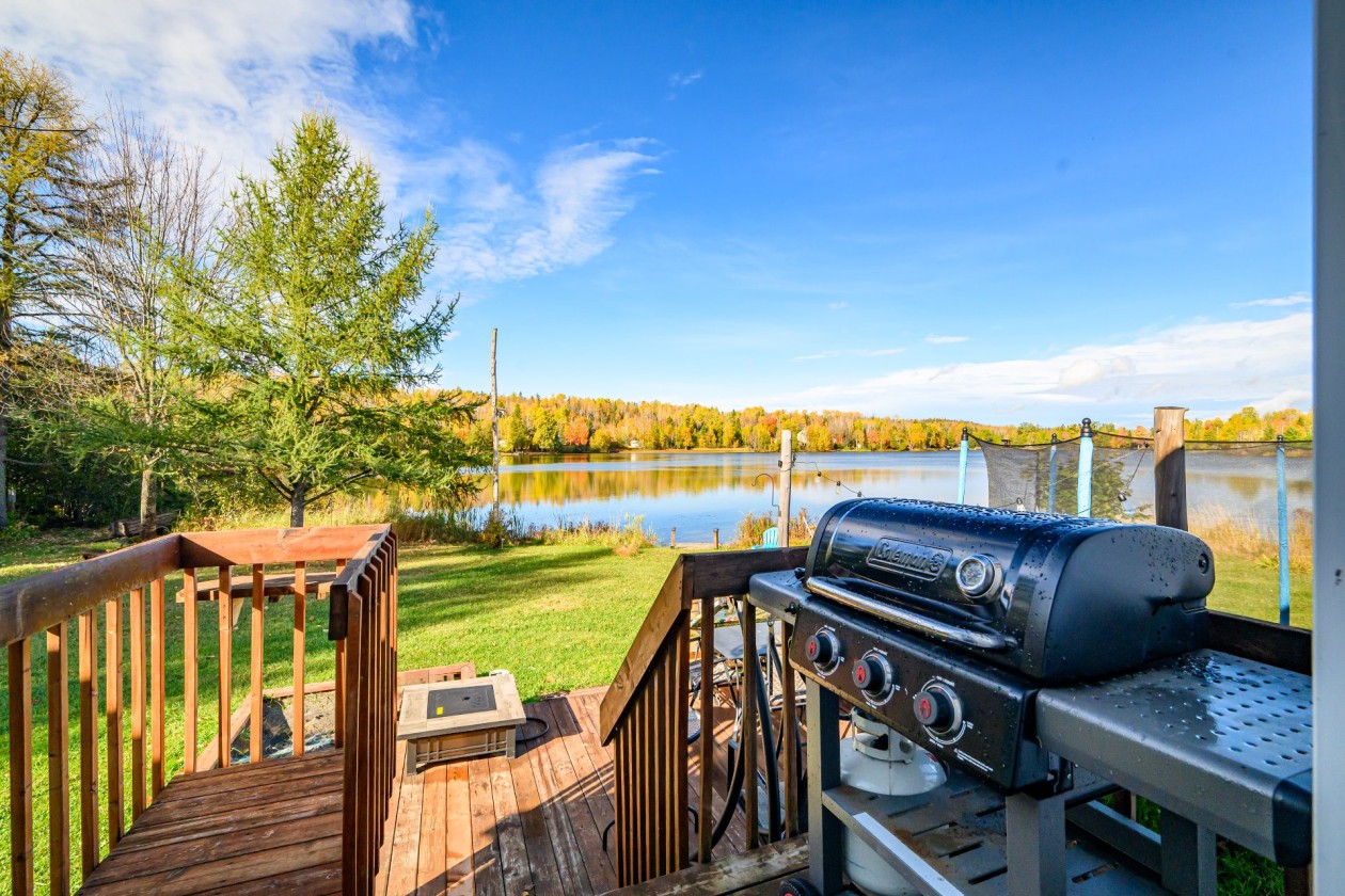 Terrasse — 84 Ch. du Lac-à-Gasse, Saint-Anaclet-de-Lessard