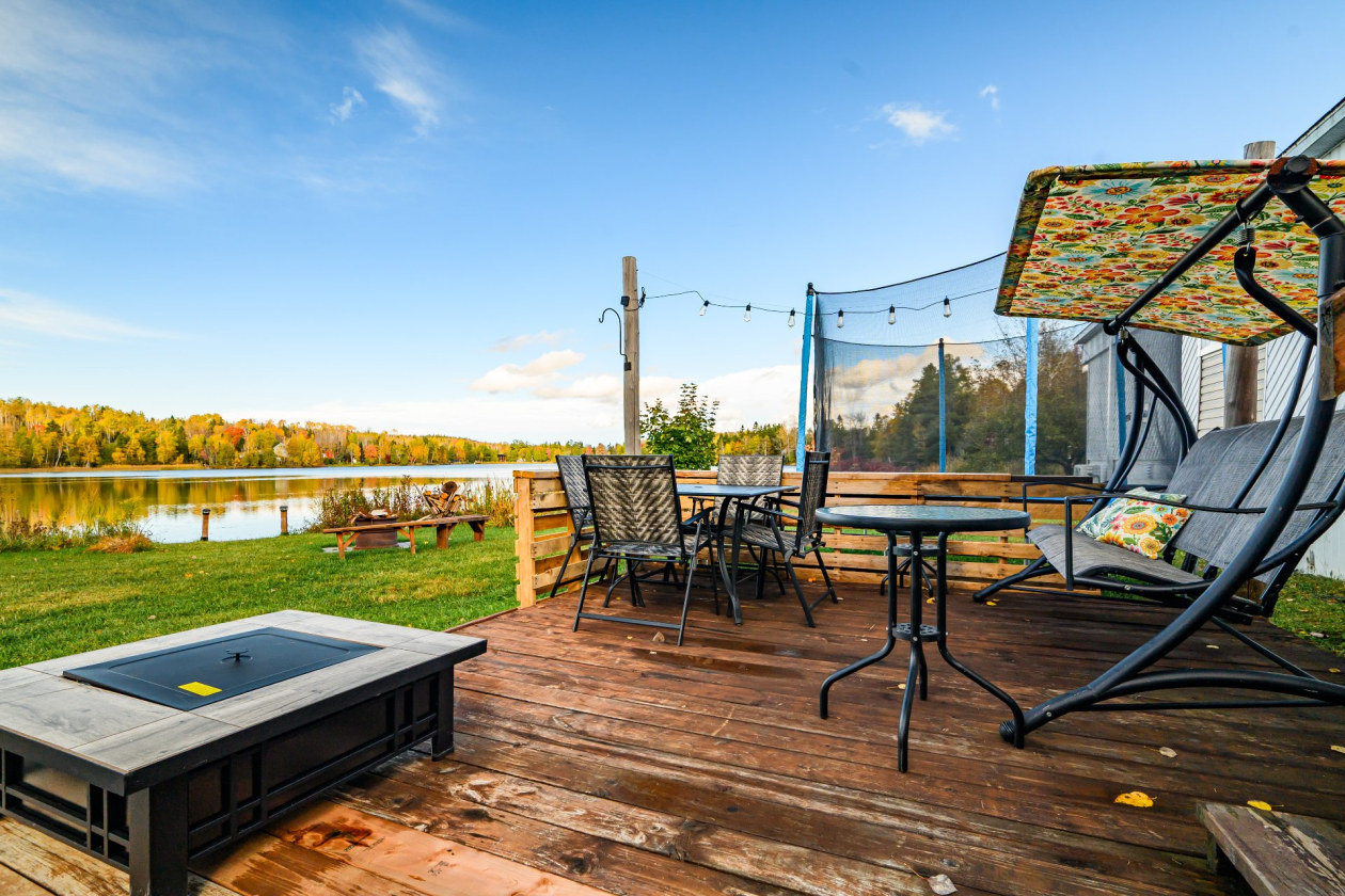 Terrasse — 84 Ch. du Lac-à-Gasse, Saint-Anaclet-de-Lessard