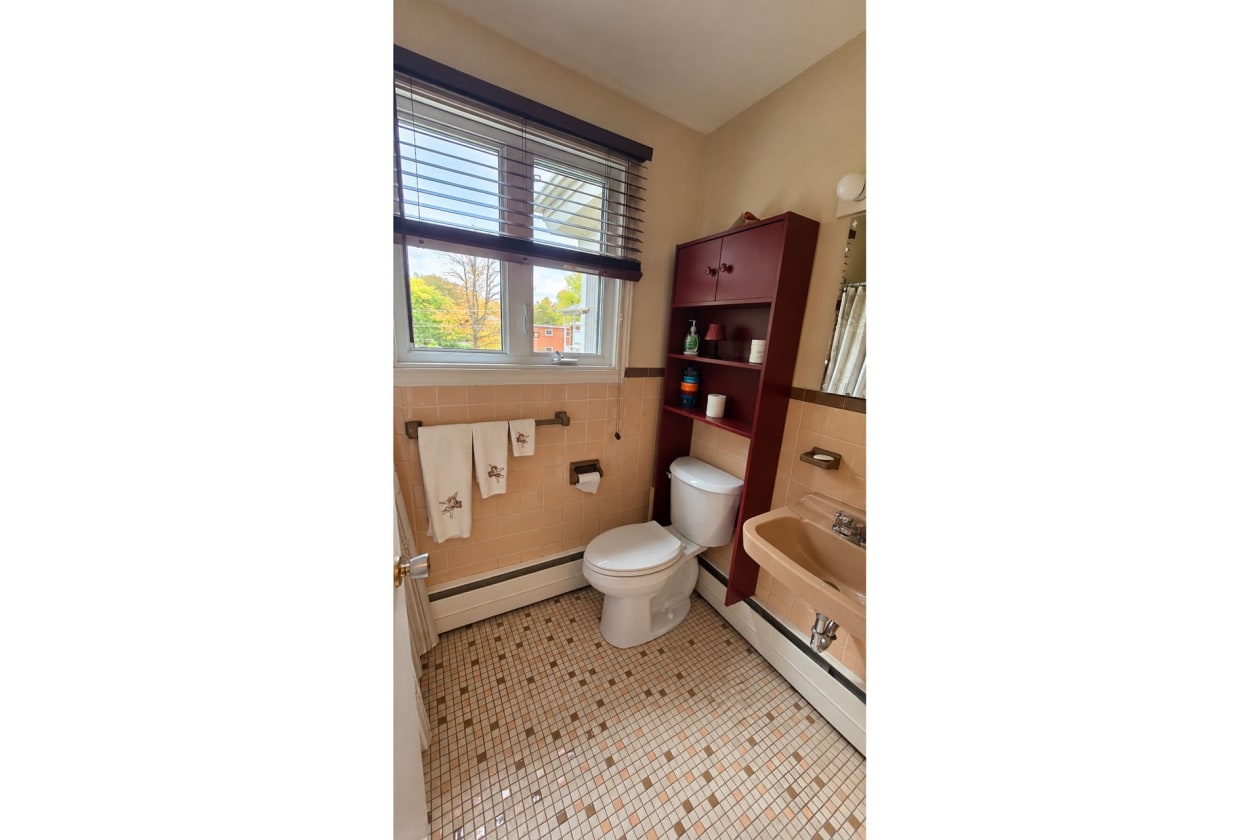 Salle de bains — 1690 Rue Prospect, Sherbrooke
