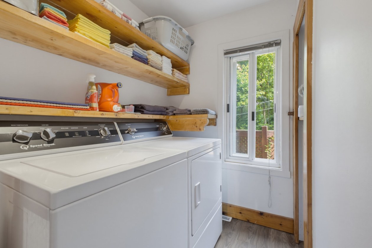 Salle de lavage — 3 32e Avenue, Bois-des-Filion