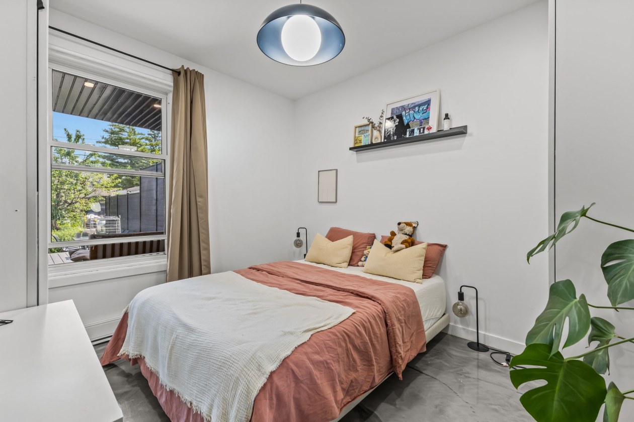 Chambre à coucher — 296 - 298 Rue Galt, Montréal