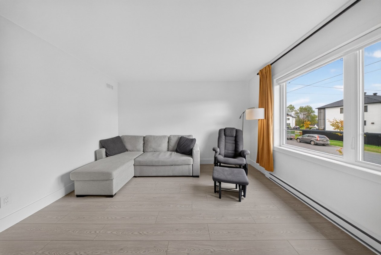 Salon — 992 Rue de Honfleur, Sherbrooke