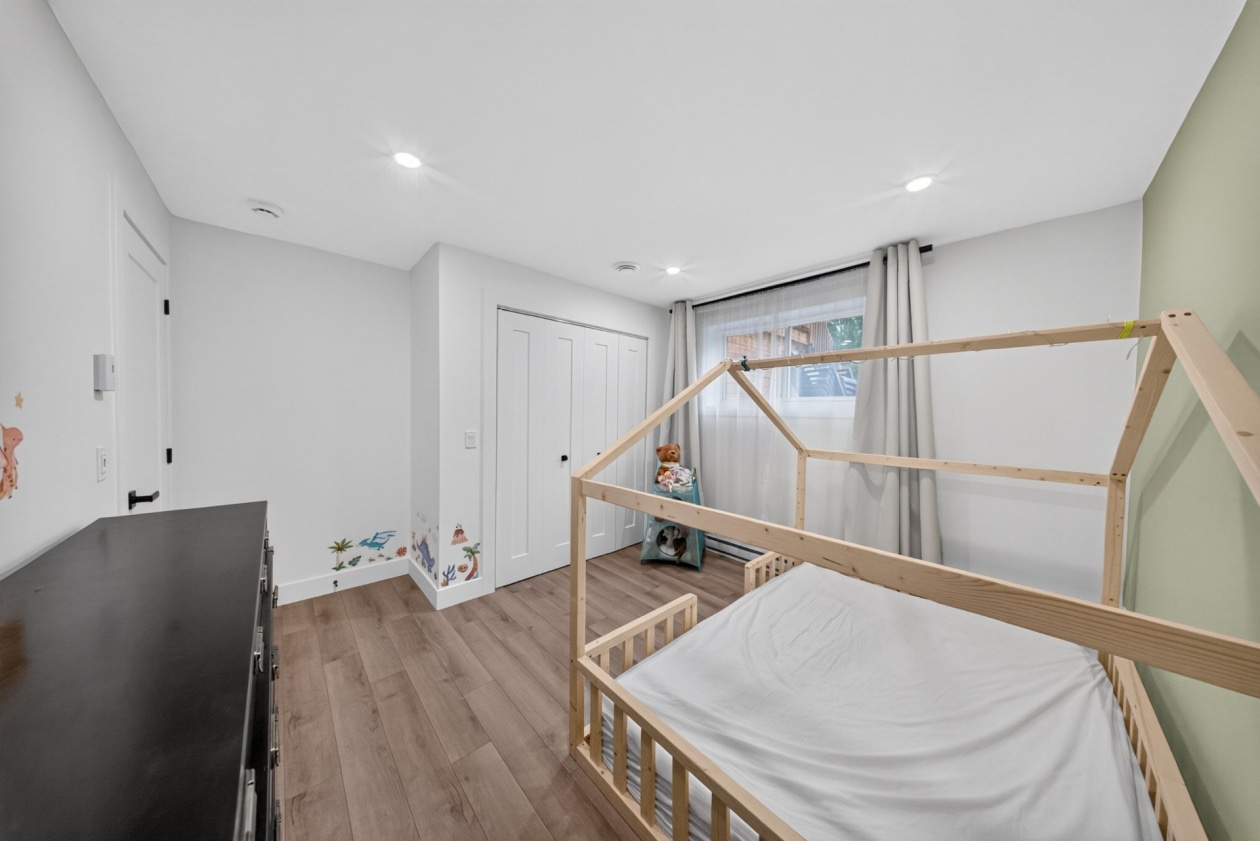 Chambre à coucher — 992 Rue de Honfleur, Sherbrooke