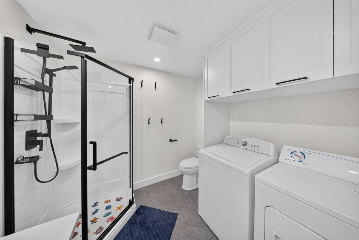 Salle de bains — 992 Rue de Honfleur, Sherbrooke