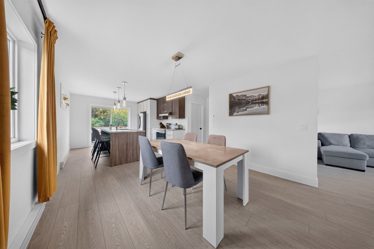 Salle à manger — 992 Rue de Honfleur, Sherbrooke