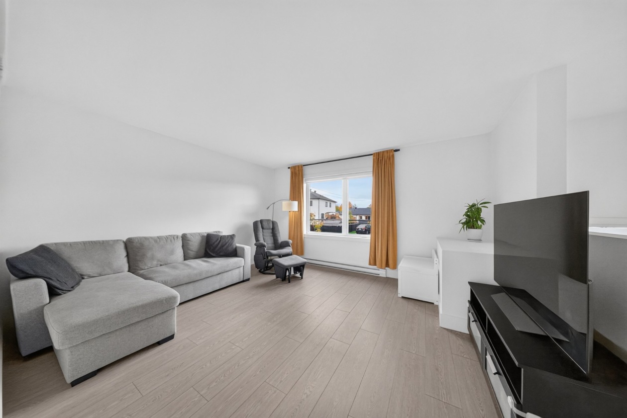 Salon — 992 Rue de Honfleur, Sherbrooke