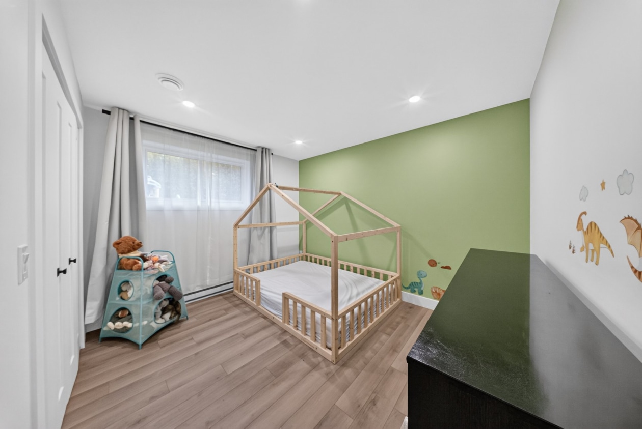 Chambre à coucher — 992 Rue de Honfleur, Sherbrooke