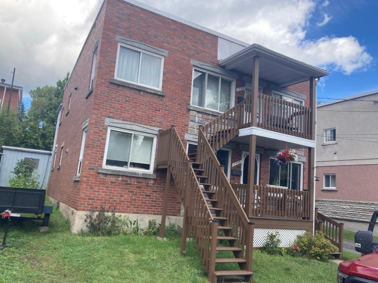1733 - 1735, Av. St-Aimé
