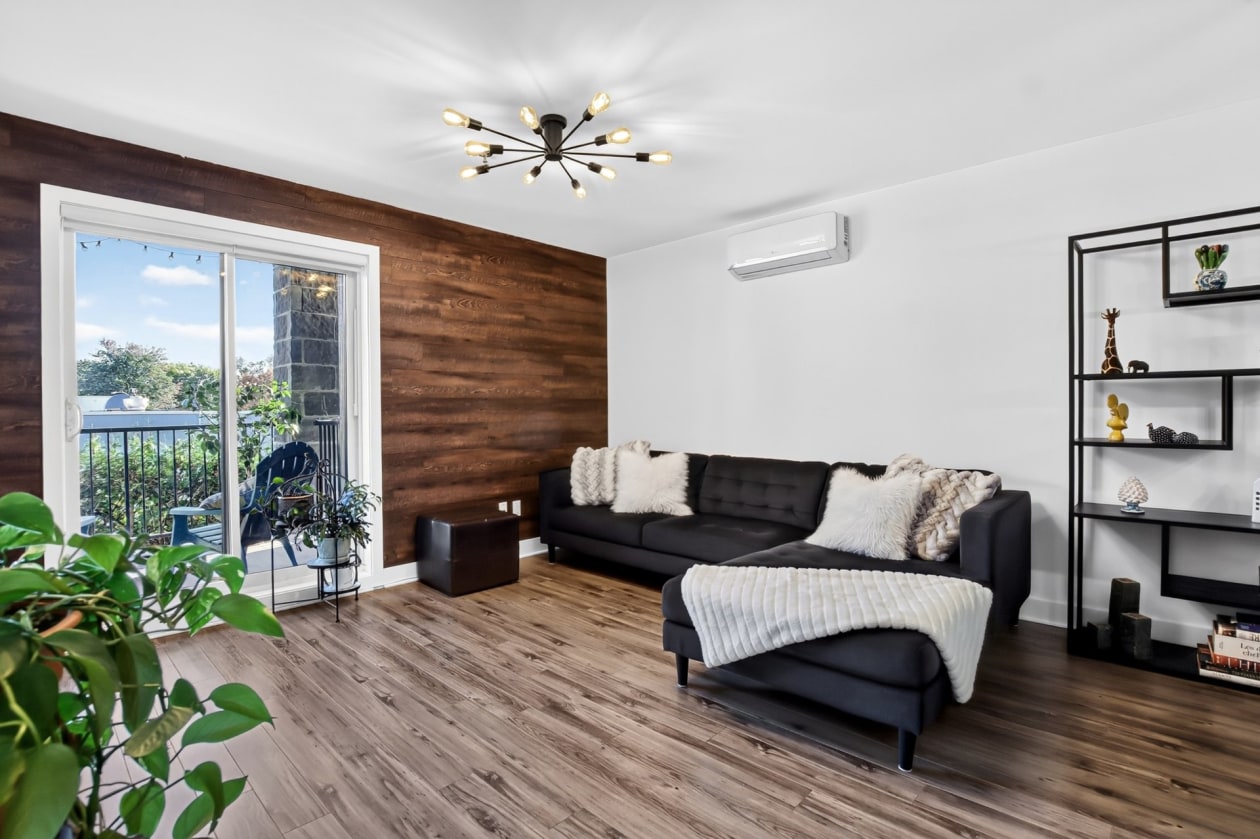 Salon — 14 Rue Guy, Saint-Eustache