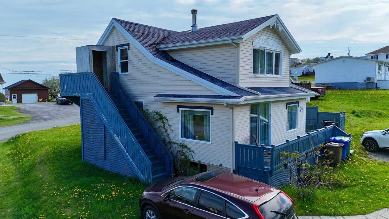 Face arrière — 194 - 1 Boul. Renard O., Gaspé