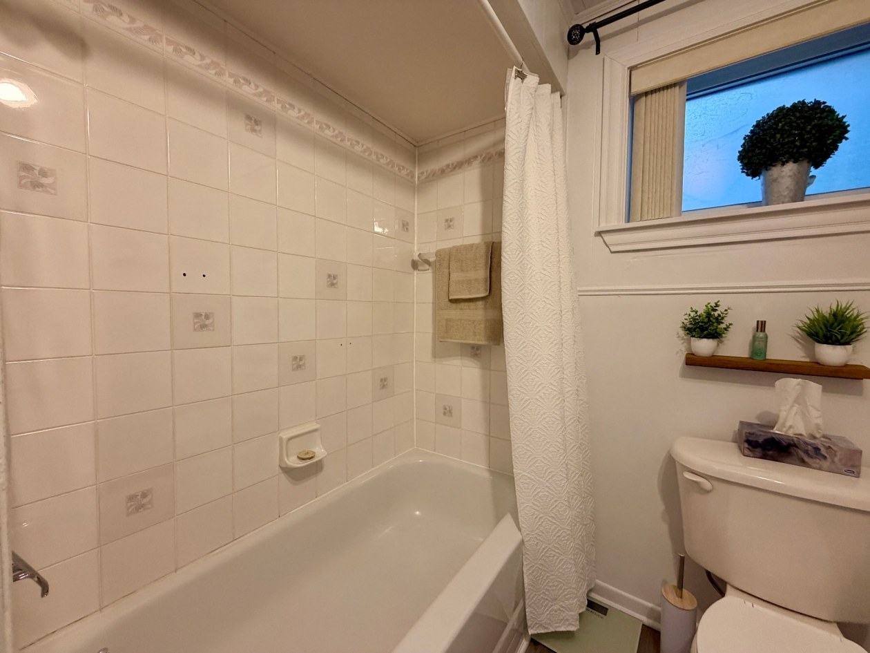 Salle de bains — 194 - 1 Boul. Renard O., Gaspé
