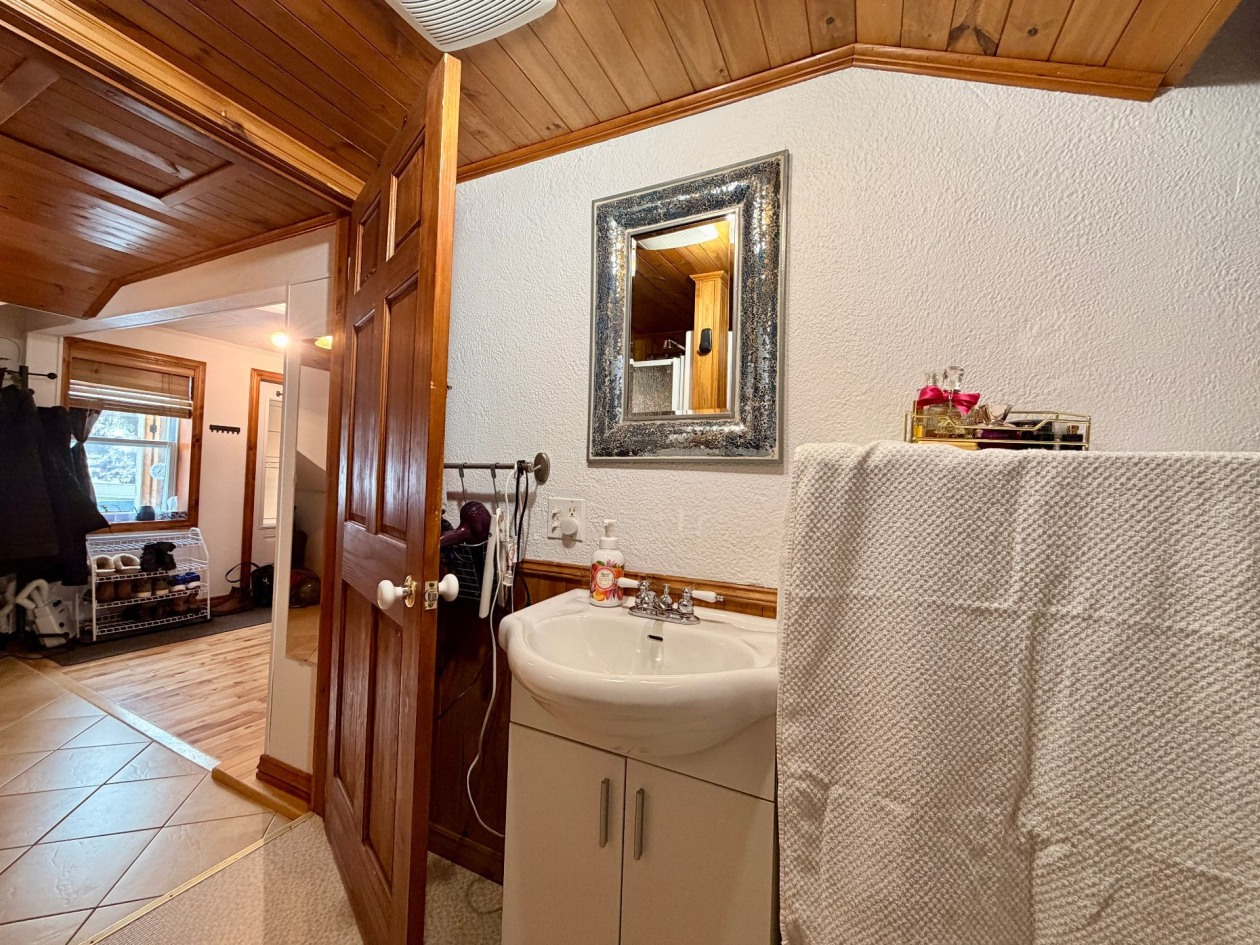 Salle de bains — 194 - 1 Boul. Renard O., Gaspé