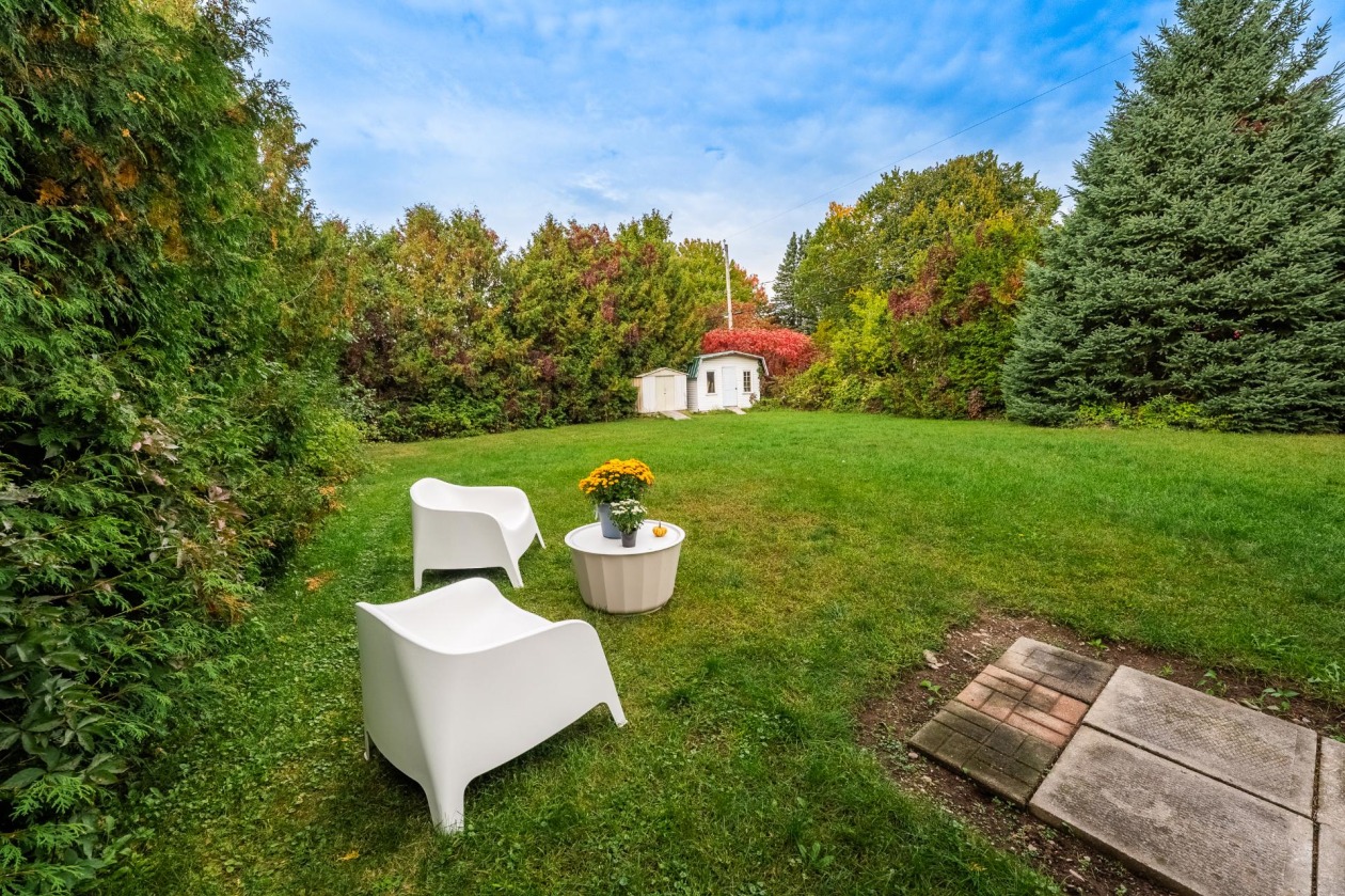 Yard — 729 Rue Denison O., Granby