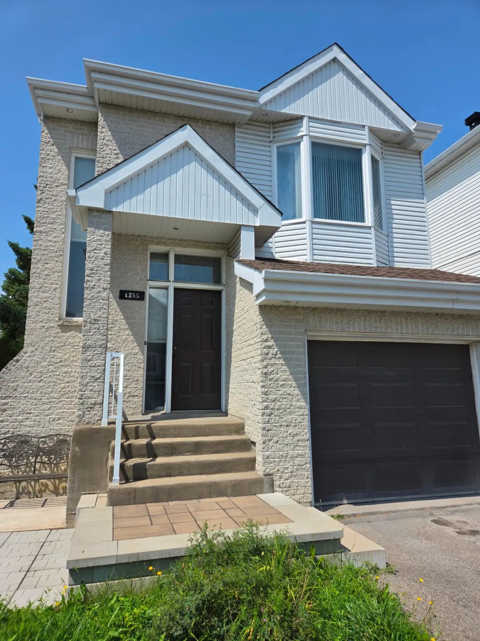 1255 Rue Armand-Auclair