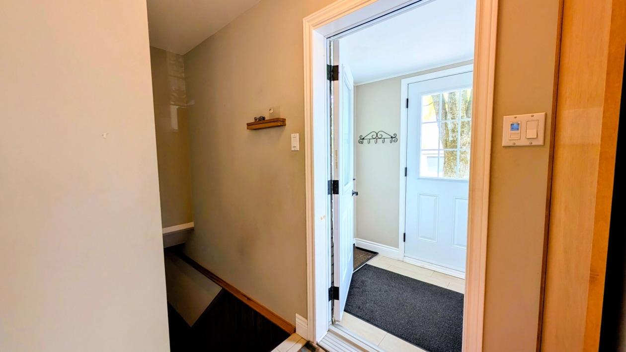Hall d'entrée — 1390 Av. de la Montagne E., Québec