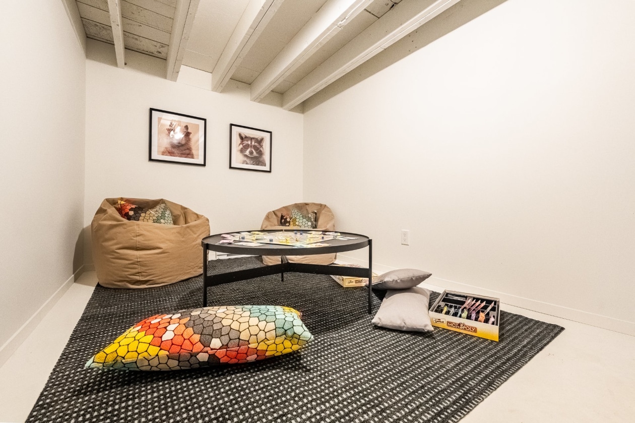 Game room — 479 Ch. North, Austin