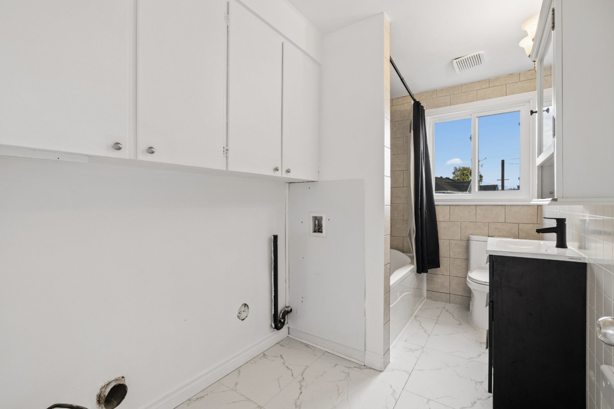 Salle de bains — 20 - 22 Rue Rolland, Salaberry-de-Valleyfield
