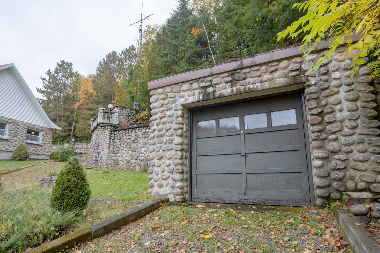 Garage — 5370 Route des Lacs, Saint-Élie-de-Caxton