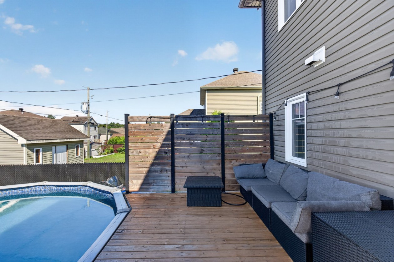 Balcon — 73 Rue Gingras, Sainte-Catherine-de-la-Jacques-Cartier