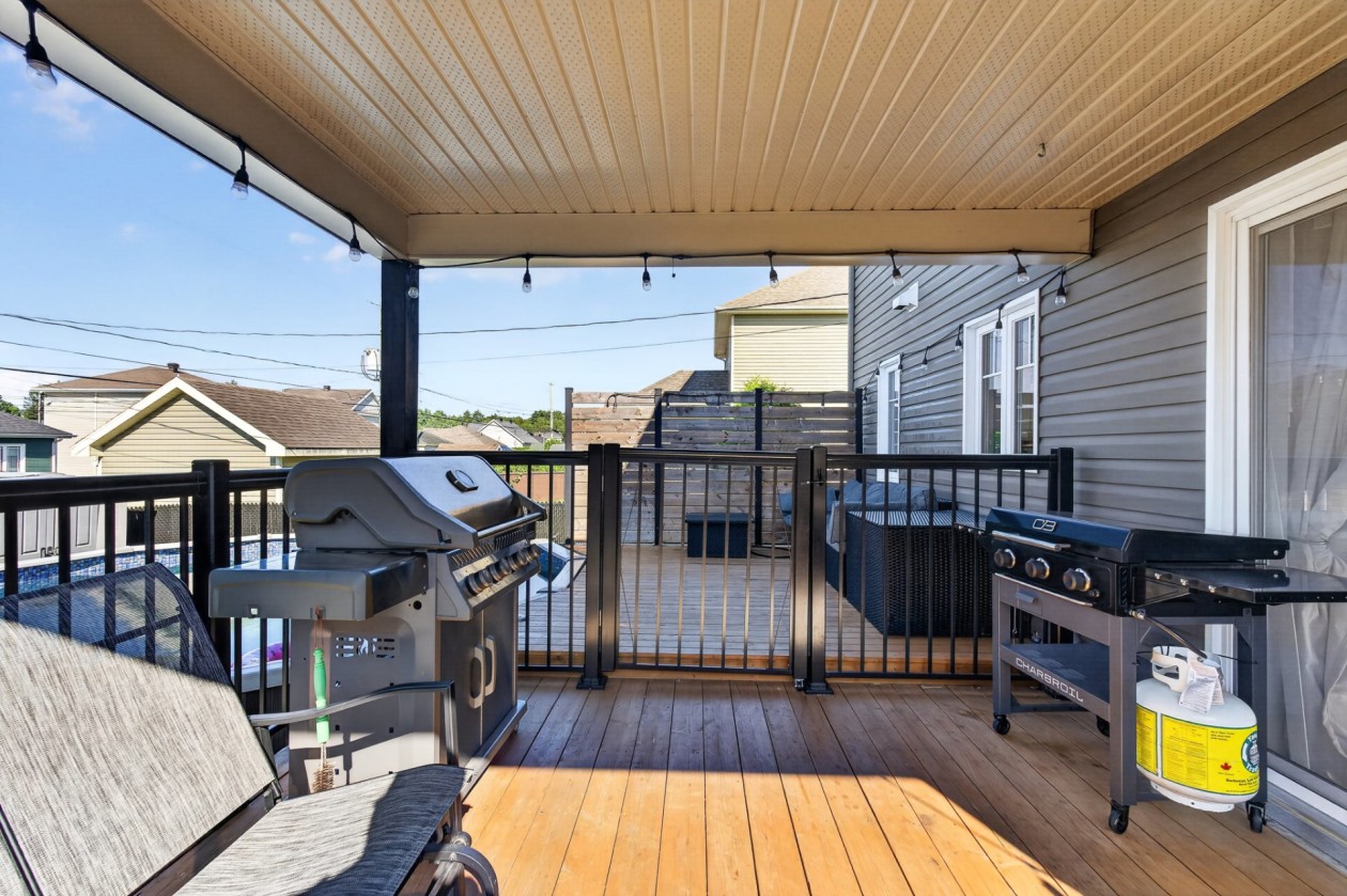 Balcon — 73 Rue Gingras, Sainte-Catherine-de-la-Jacques-Cartier