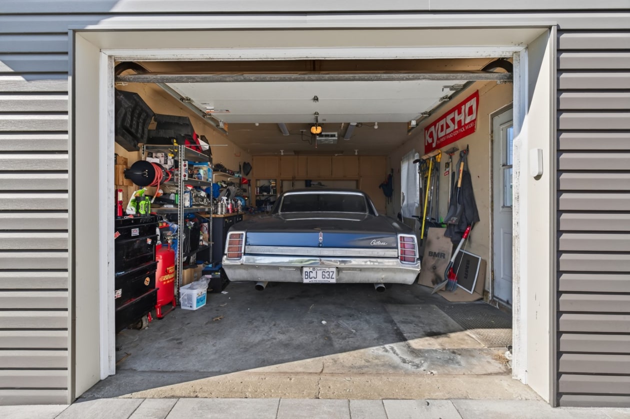 Garage — 73 Rue Gingras, Sainte-Catherine-de-la-Jacques-Cartier