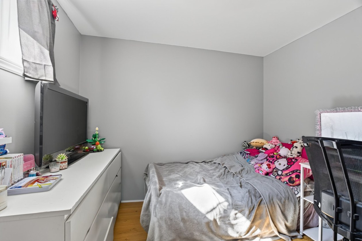 Chambre à coucher — 73 Rue Gingras, Sainte-Catherine-de-la-Jacques-Cartier