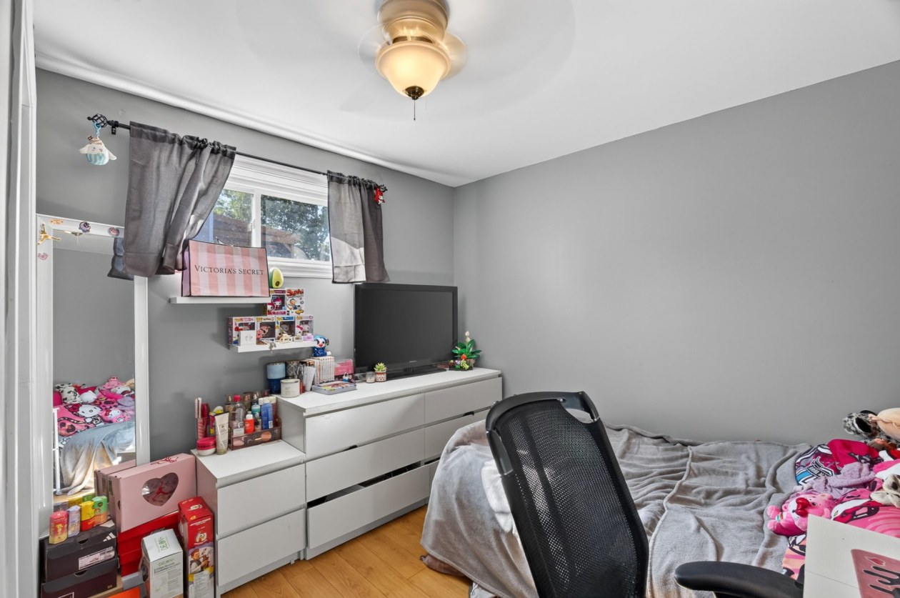 Chambre à coucher — 73 Rue Gingras, Sainte-Catherine-de-la-Jacques-Cartier