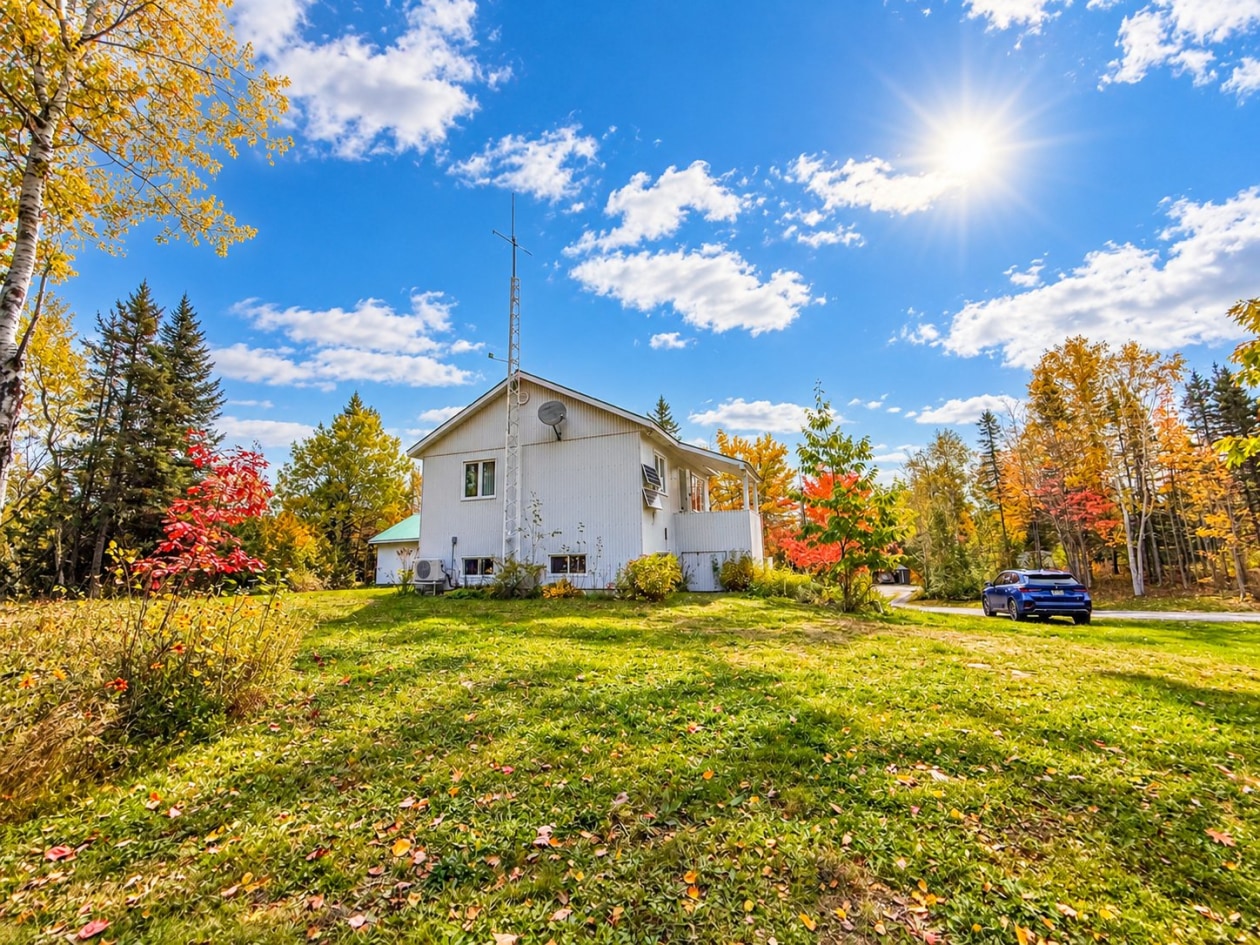 Face arrière — 2088 Ch. du Lac-Sept-Îles, Chandler