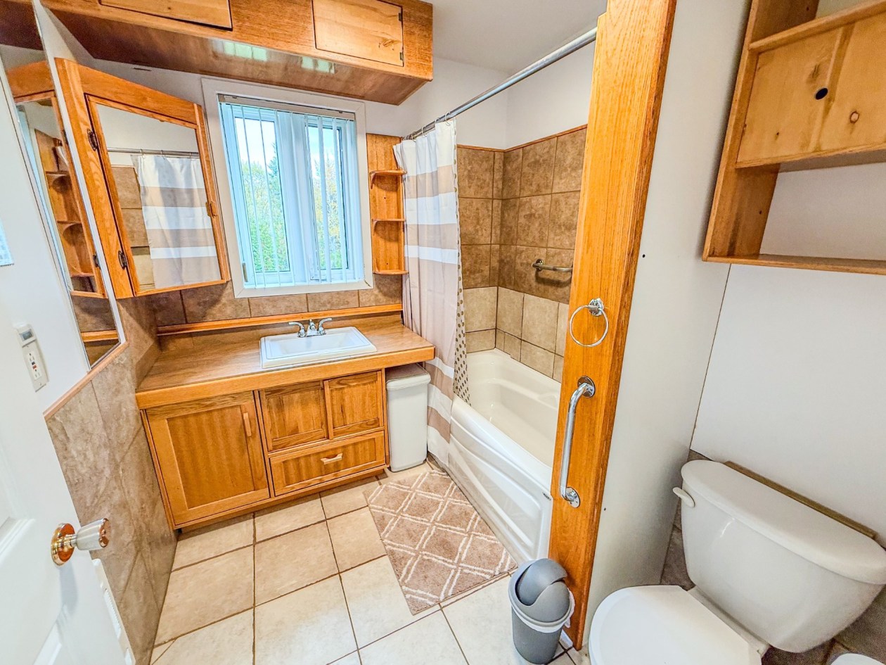 Salle de bains — 2088 Ch. du Lac-Sept-Îles, Chandler