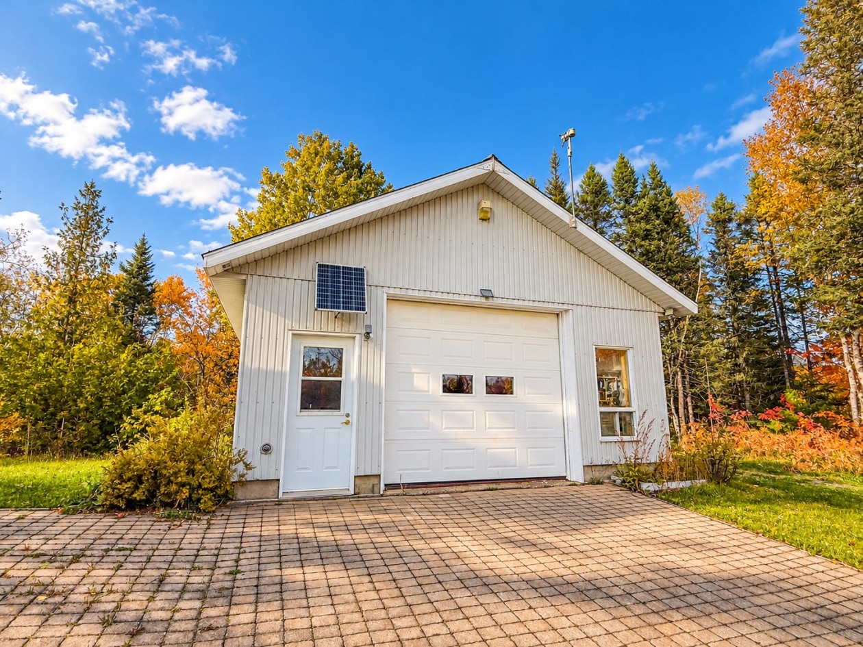 Garage — 2088 Ch. du Lac-Sept-Îles, Chandler