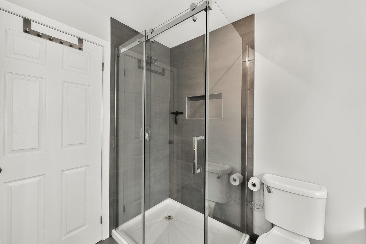 Salle de bains — 1931 Rue René, Terrebonne