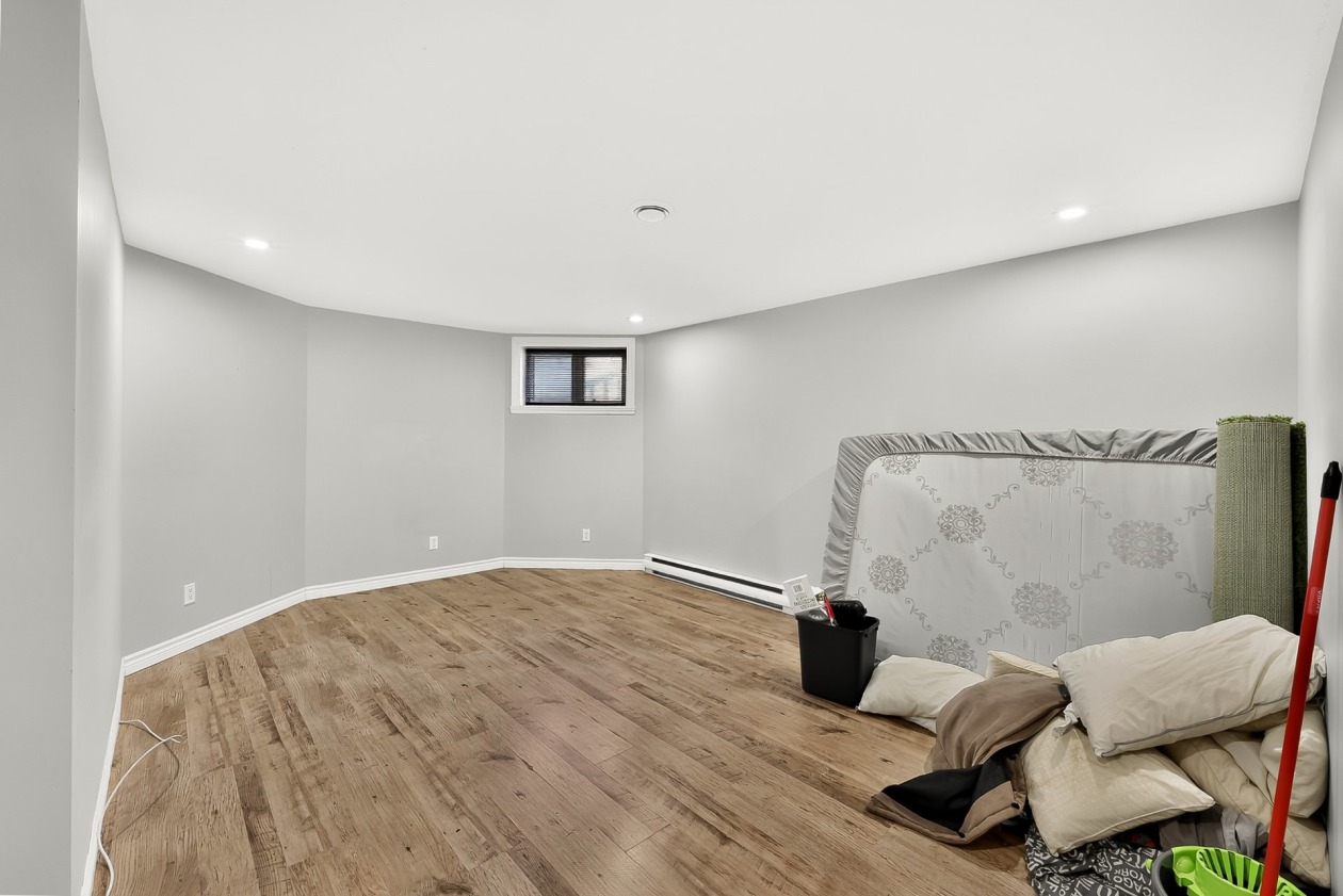 Chambre à coucher — 1931 Rue René, Terrebonne