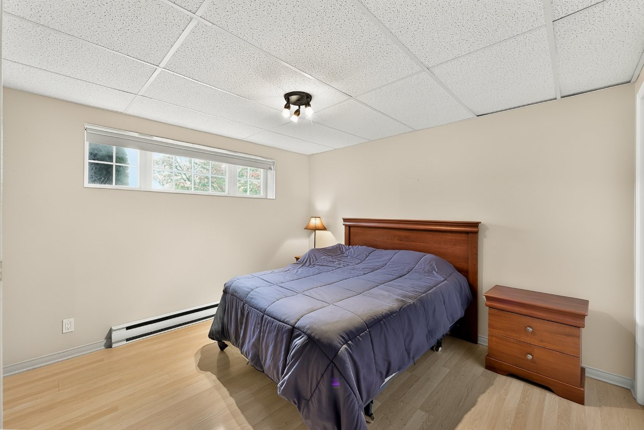 Chambre à coucher — 1931 Rue René, Terrebonne