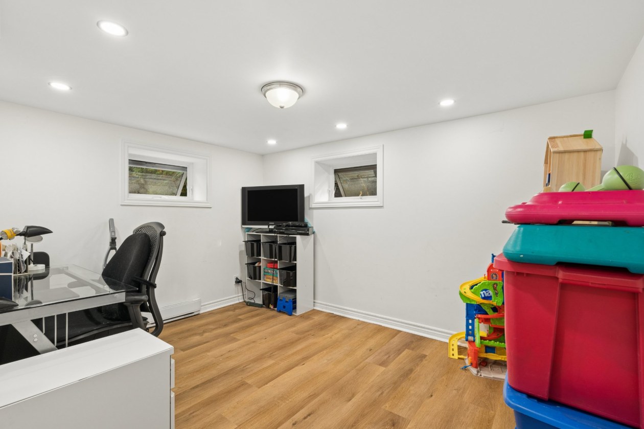 Salle familiale — 774 11e Avenue, Montréal
