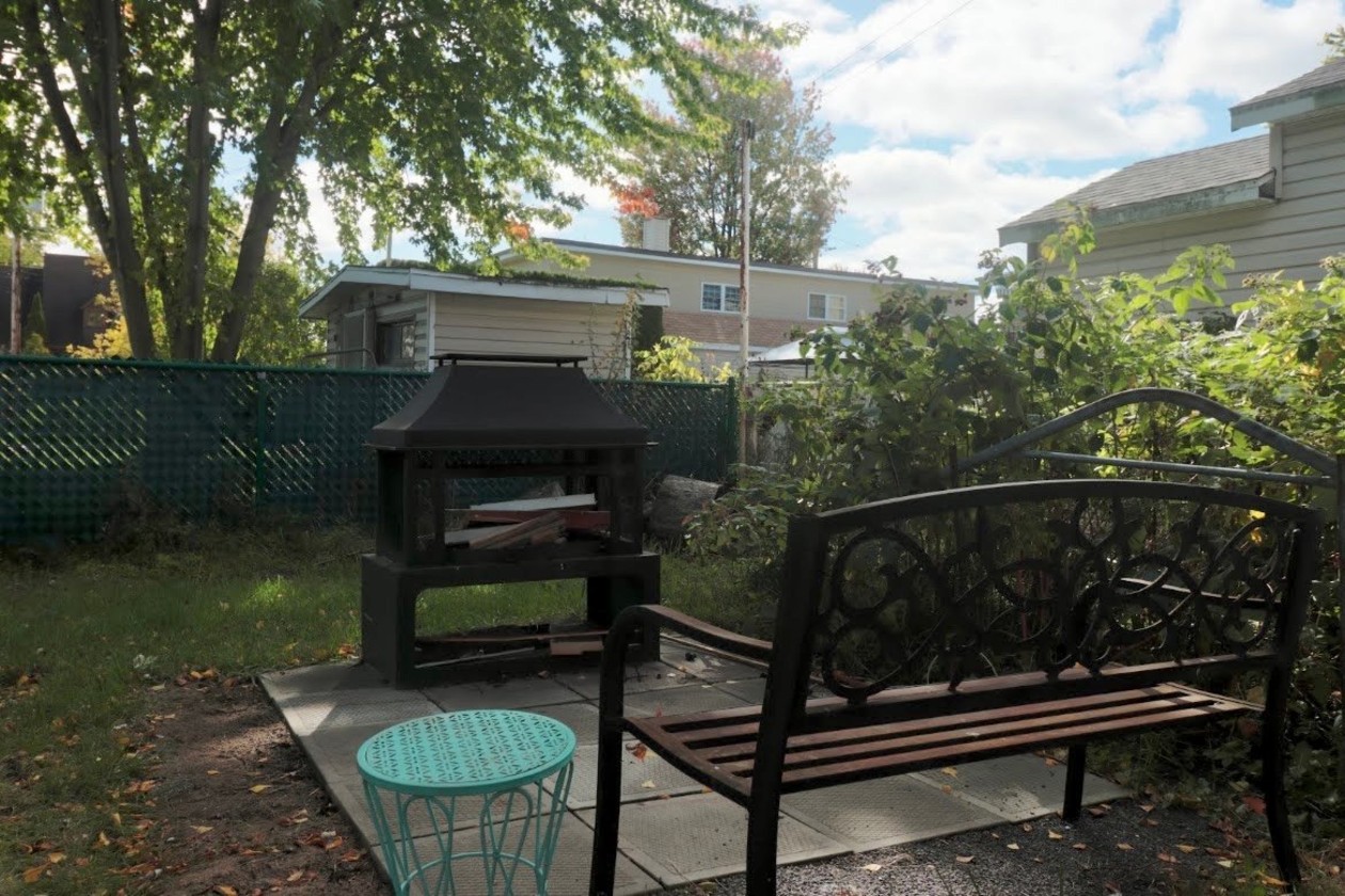 Cour — 21 Rue Matton, Trois-Rivières