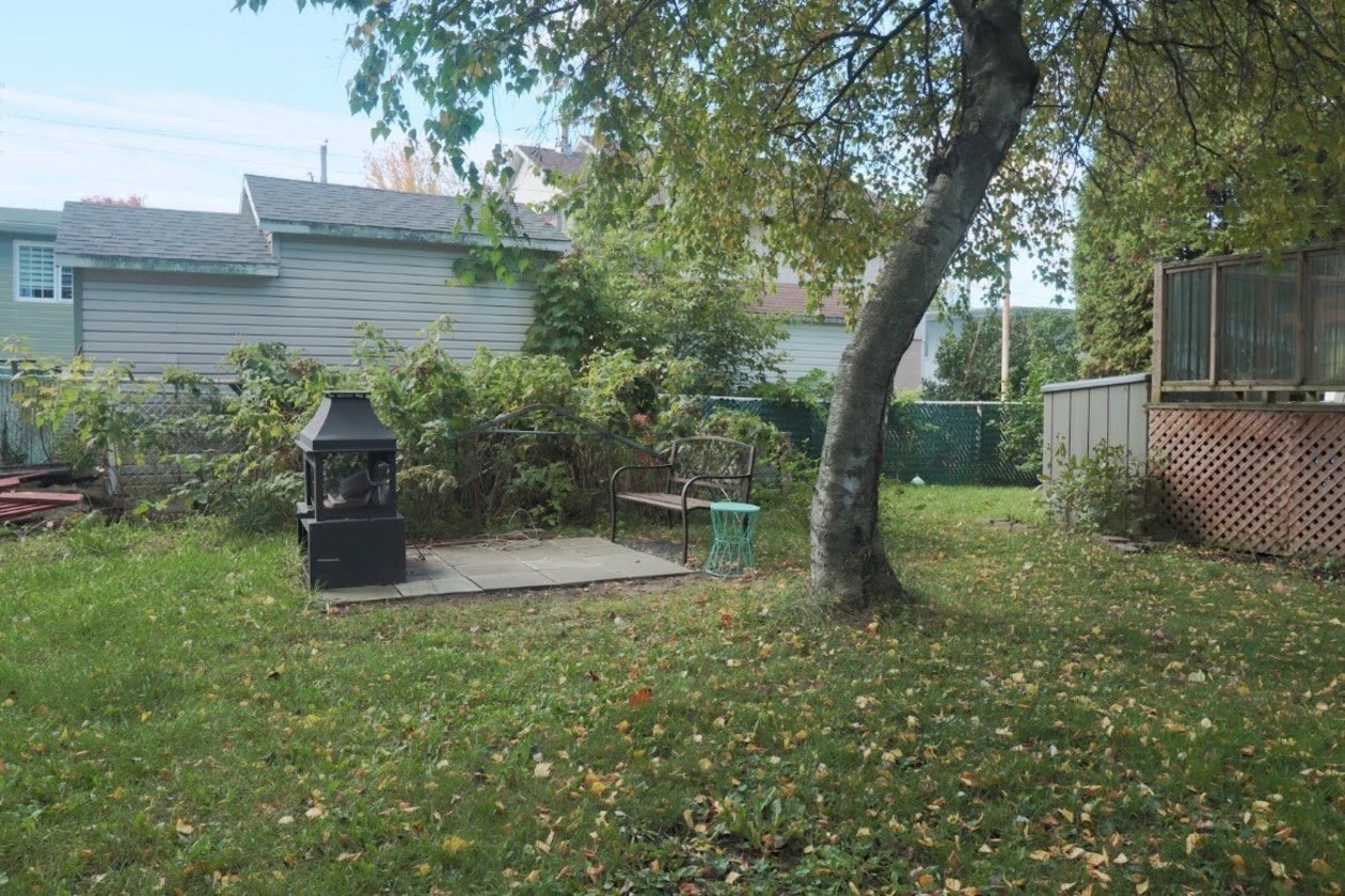 Cour — 21 Rue Matton, Trois-Rivières