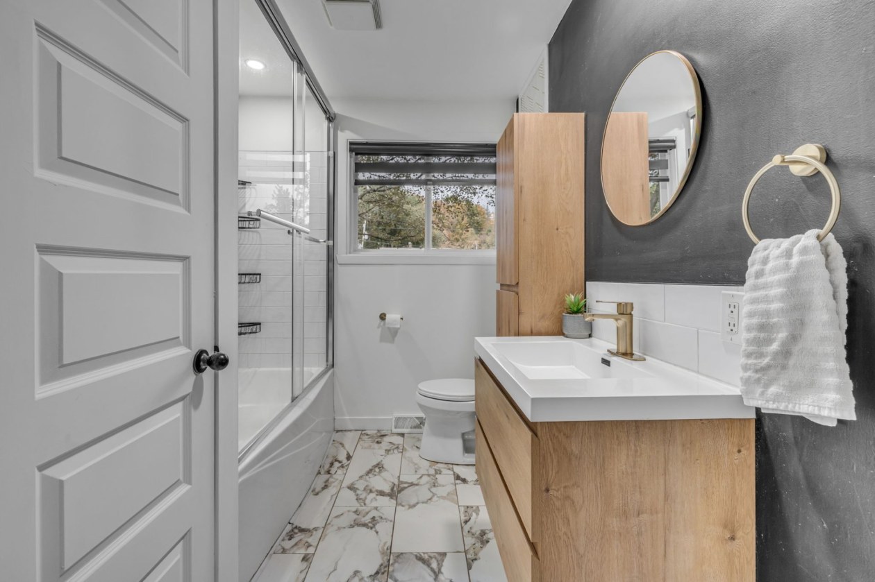 Salle de bains — 2493 Rue Pierre-Miville, Lévis