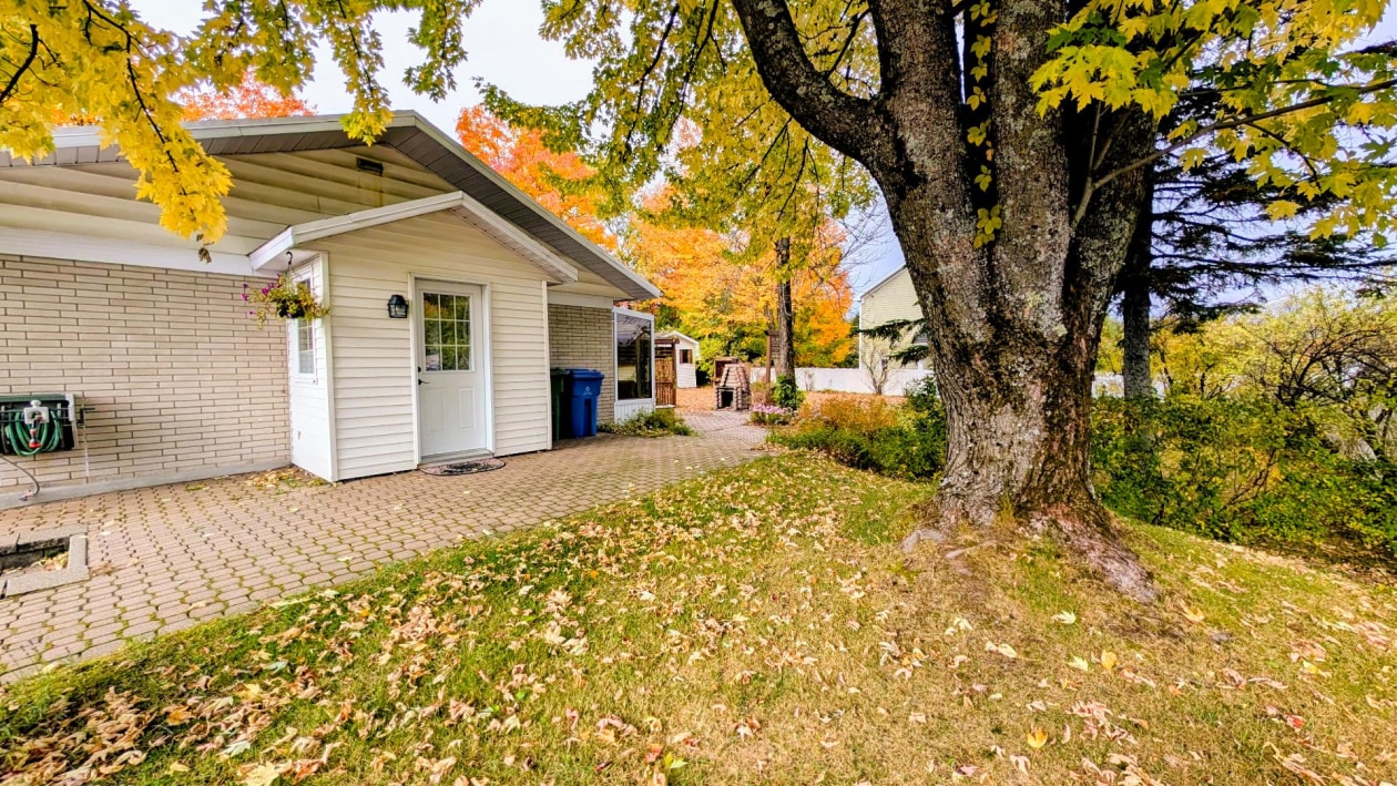 Extérieur — 1390 Av. de la Montagne E., Québec