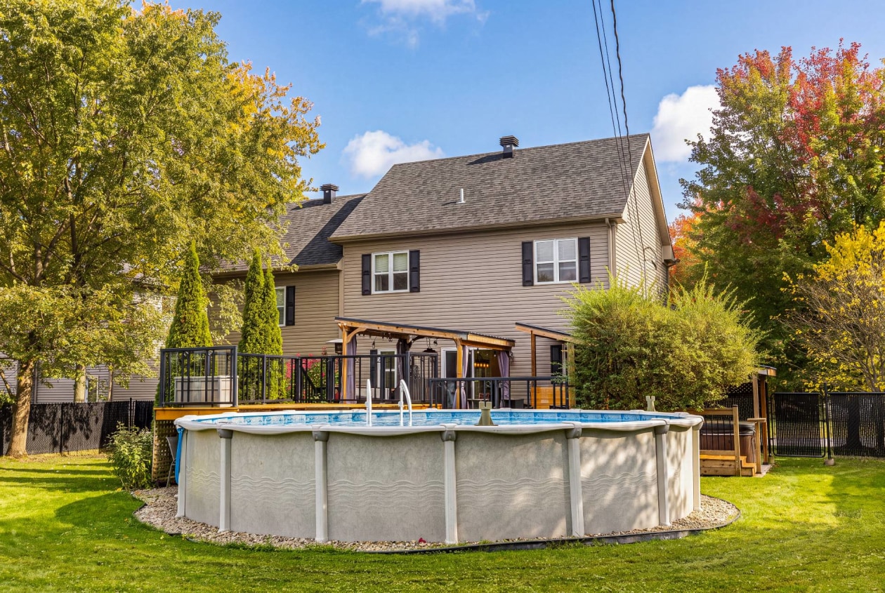 Cour — 117 Rue du Beaujolais, Cowansville