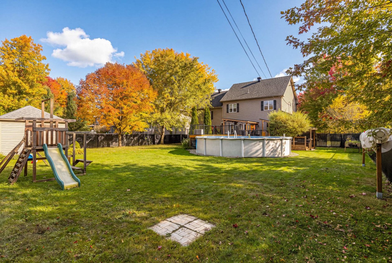 Cour — 117 Rue du Beaujolais, Cowansville