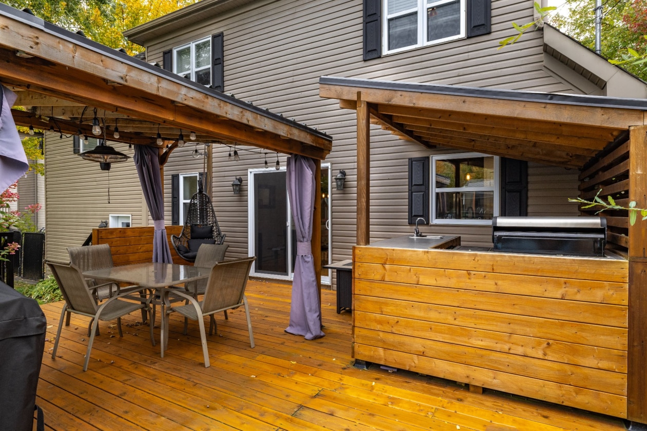 Terrasse — 117 Rue du Beaujolais, Cowansville