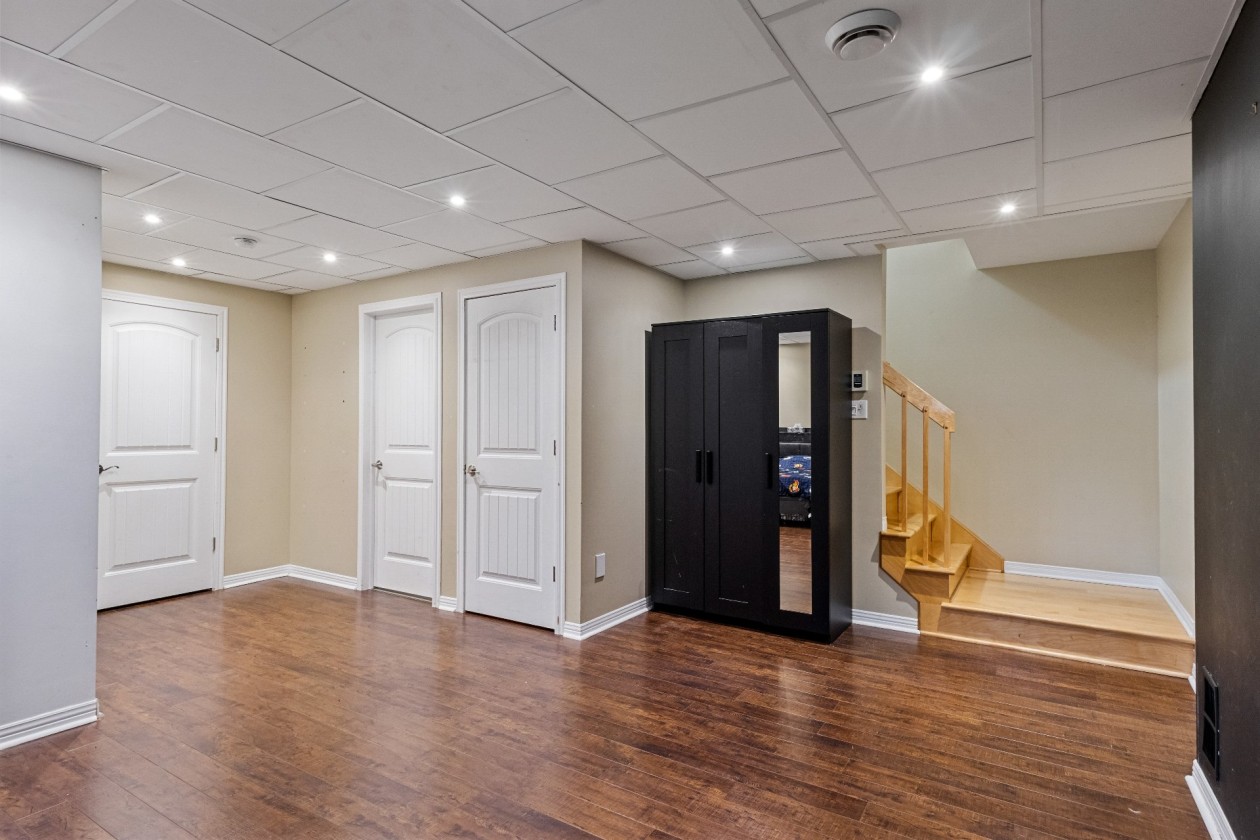 Salle familiale — 117 Rue du Beaujolais, Cowansville