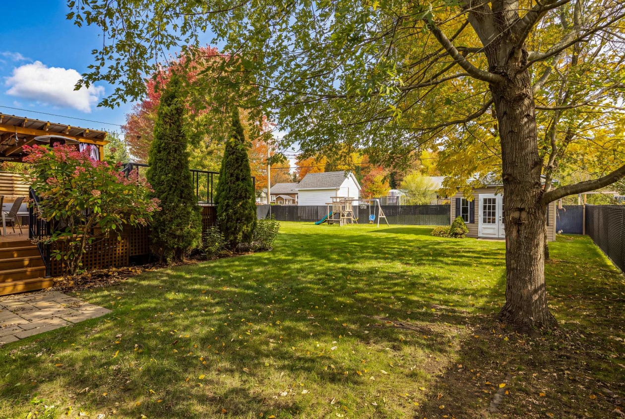 Cour — 117 Rue du Beaujolais, Cowansville