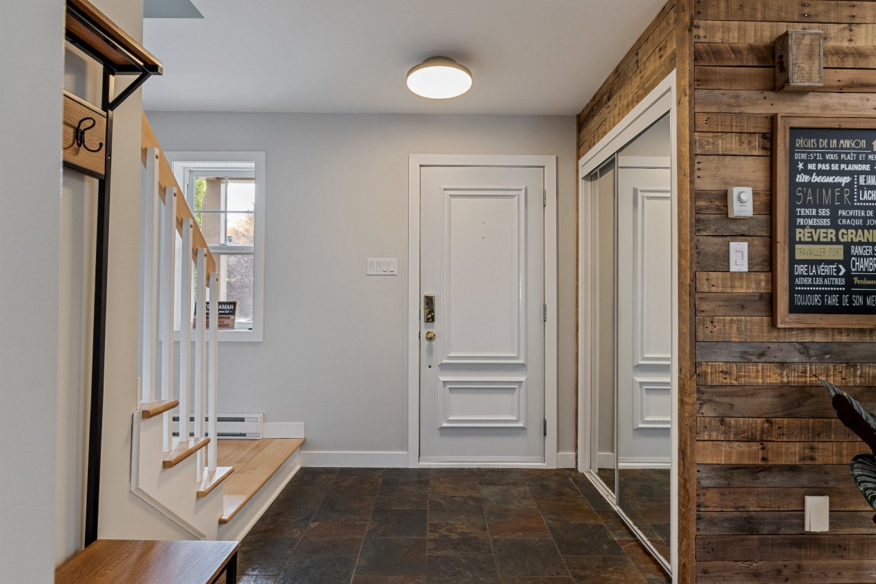 Hall d'entrée — 117 Rue du Beaujolais, Cowansville