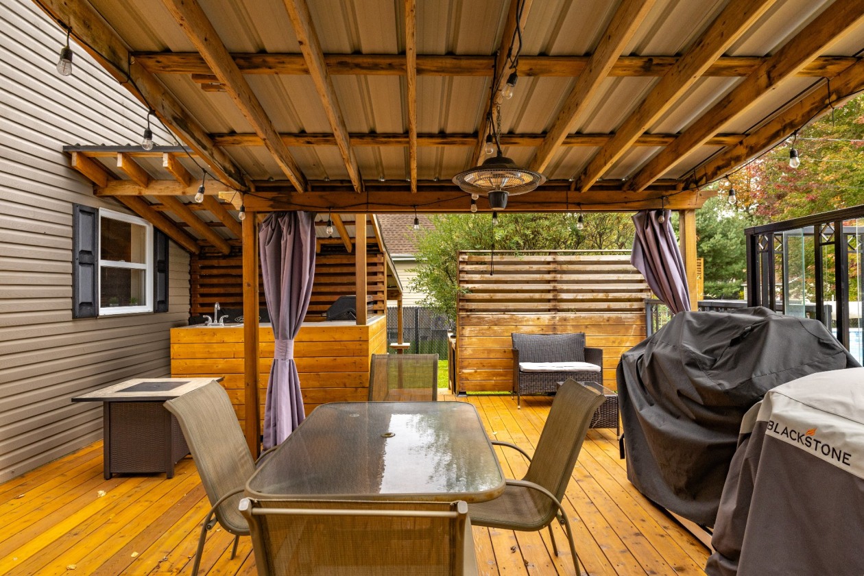 Terrasse — 117 Rue du Beaujolais, Cowansville