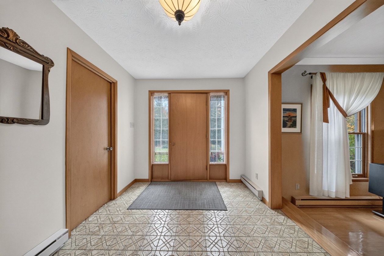 Hall d'entrée — 40 Rue des Muguets, Saint-Denis-de-Brompton