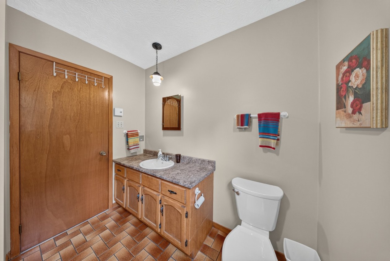 Salle de bains — 40 Rue des Muguets, Saint-Denis-de-Brompton