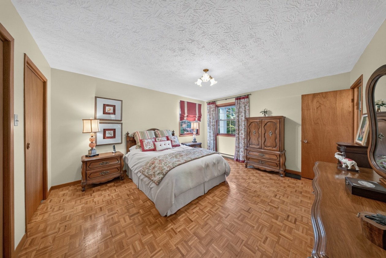 Chambre à coucher principale — 40 Rue des Muguets, Saint-Denis-de-Brompton
