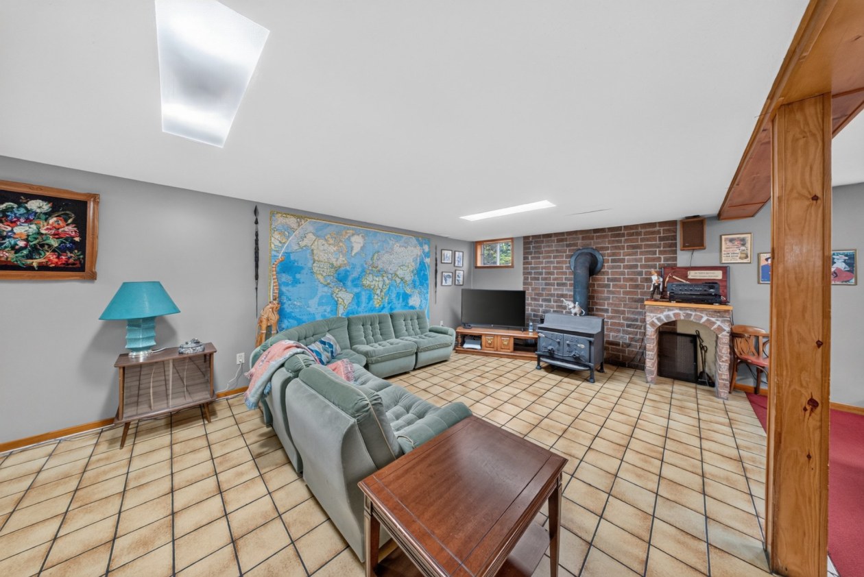 Salle familiale — 40 Rue des Muguets, Saint-Denis-de-Brompton